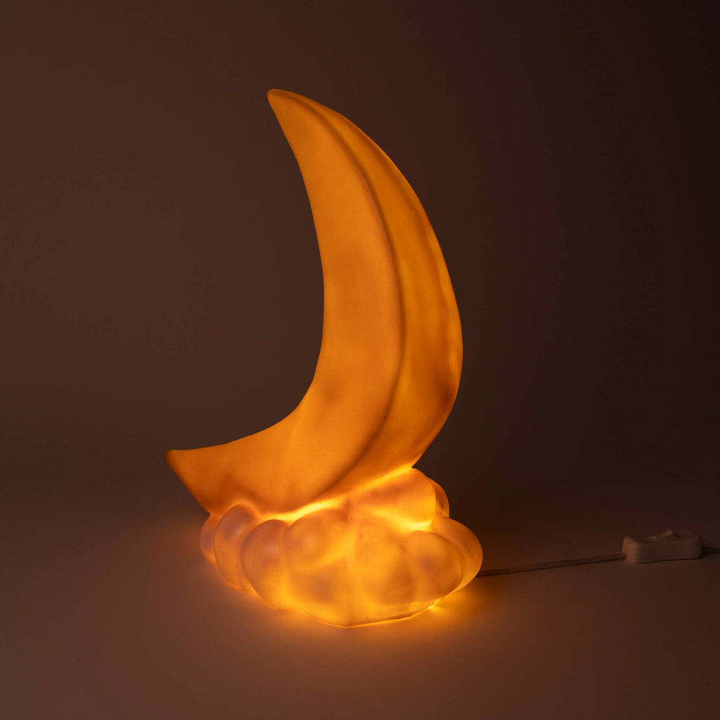 Crescent Moon w/ Plug – Egmont