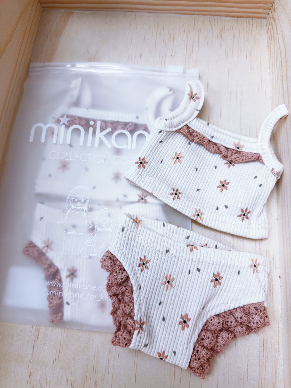 Ribbed Two-Piece Doll Outfit Oatmeal – Minikane