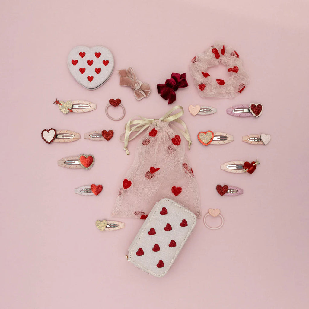 Scalloped Heart Clic Clacs – Mimi & Lula