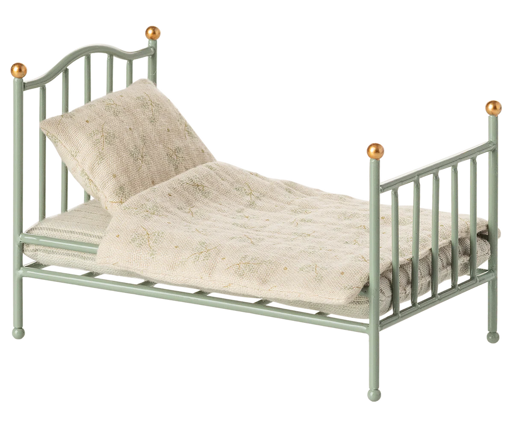 Vintage Single Bed Mouse Mint – Maileg
