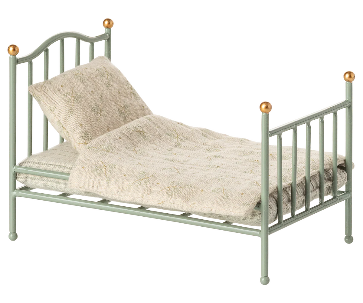 Vintage Single Bed Mouse Mint – Maileg