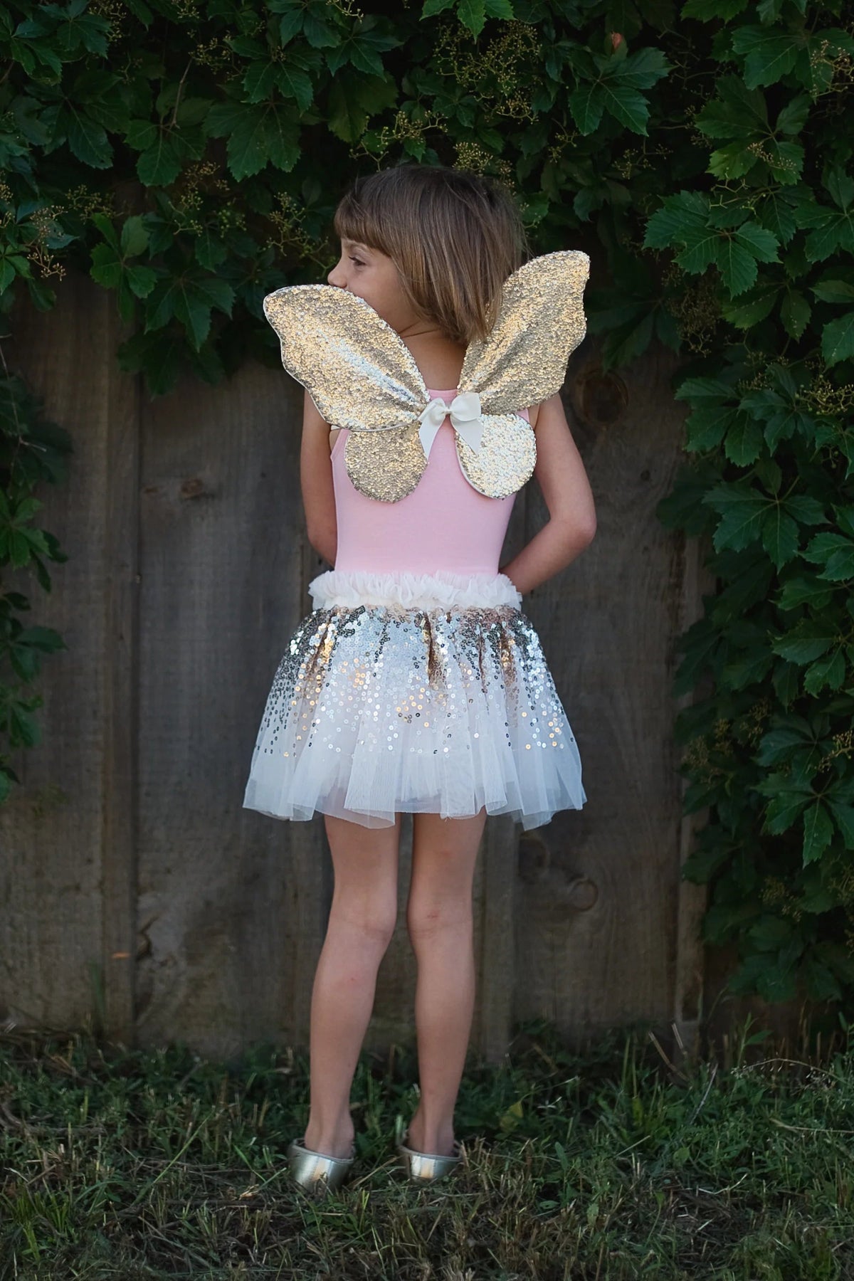 Ensemble jupe+ailes+baguette à paillettes dorées GREAT PRETENDERS