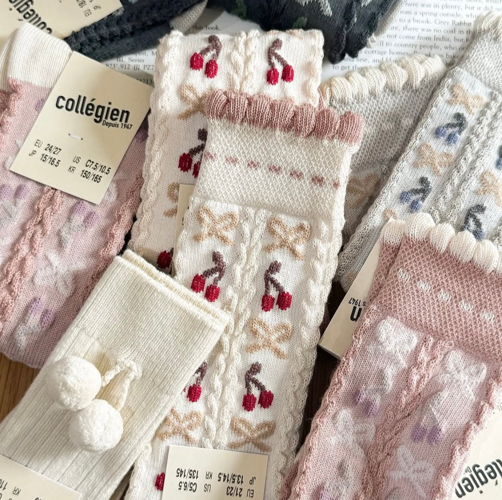 Cerise Cherries & Bows Knee-High Socks – Doux Agneaux – Collégien