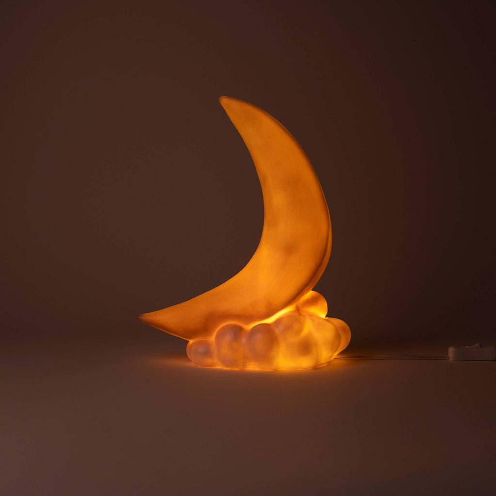Crescent Moon w/ Plug – Egmont